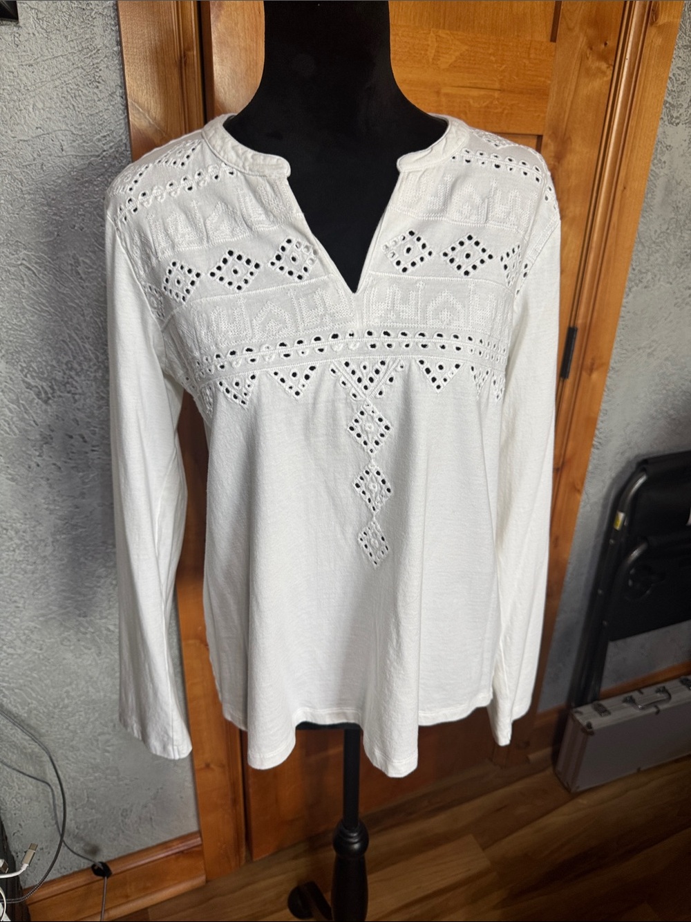 Dylan Women’s White Eyelet Long-Sleeve Top